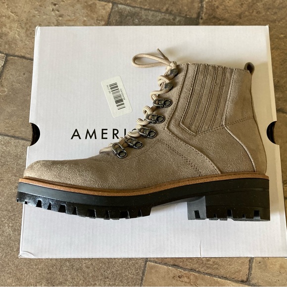 American Eagle Sherpa Boots - Picture 1 of 5